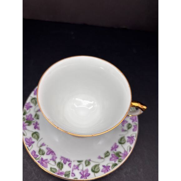 Vintage Footed Teacup and Saucer Chintz, Violet Floral w/Gold Made in Japan - Picture 8 of 16